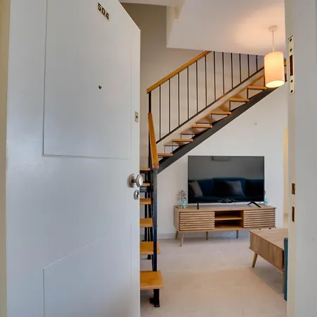 Charming 3-bed Duplex With Stunning Sea View *