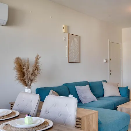 Charming 3-bed Duplex With Stunning Sea View *