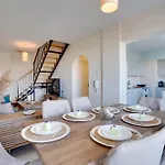 Apartment Charming 3-bed Duplex With Stunning Sea View *