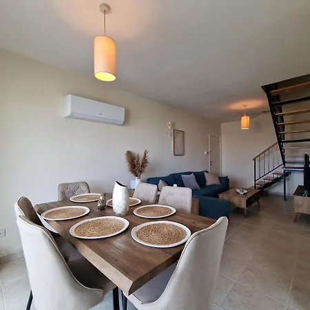 Charming 3-bed Duplex With Stunning Sea View Apartment *