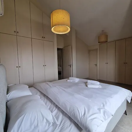 Apartment Charming 3-bed Duplex With Stunning Sea View