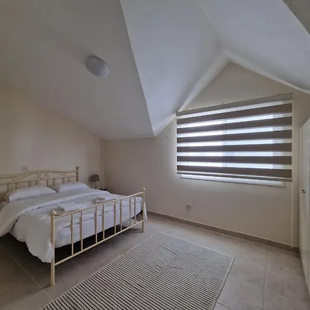 Apartment Charming 3-bed Duplex With Stunning Sea View *