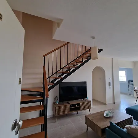 Apartment Charming 3-bed Duplex With Stunning Sea View *