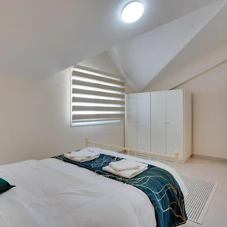 Apartmán Charming 3-bed Duplex With Stunning Sea View Larnaca