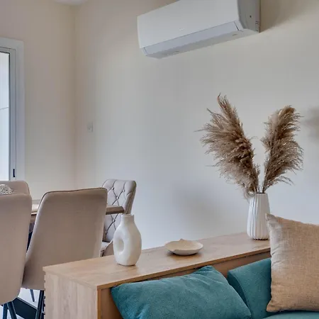 Charming 3-bed Duplex With Stunning Sea View *