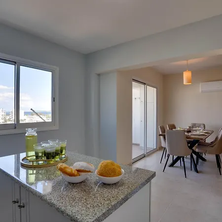 Apartment Charming 3-bed Duplex With Stunning Sea View