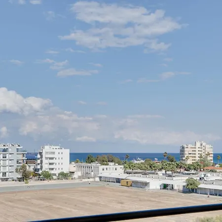 Διαμέρισμα Charming 3-bed Duplex With Stunning Sea View Λάρνακα