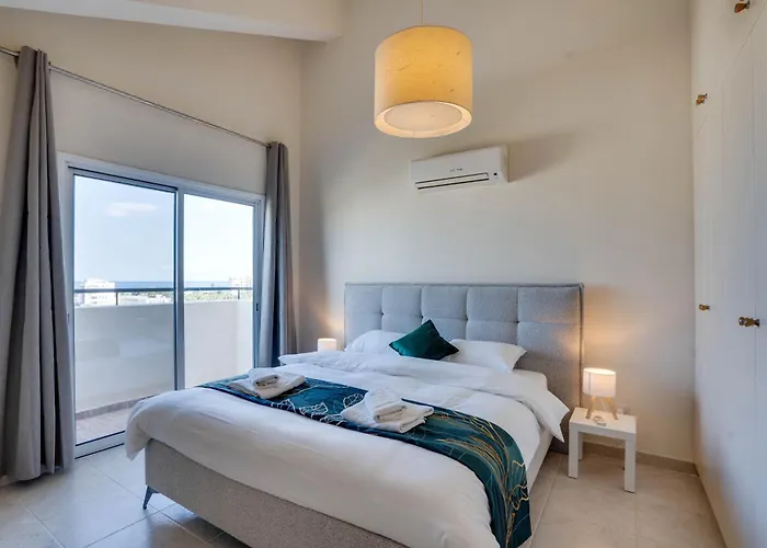 Charming 3-bed Duplex With Stunning Sea View * Lárnaca