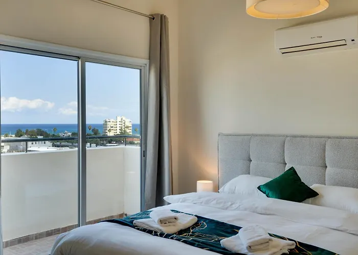 Charming 3-bed Duplex With Stunning Sea View * Lárnaca