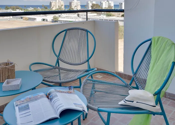 Charming 3-bed Duplex With Stunning Sea View * Lárnaca