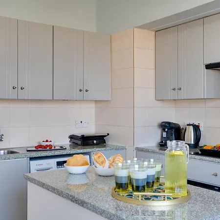 Charming 3-bed Duplex With Stunning Sea View